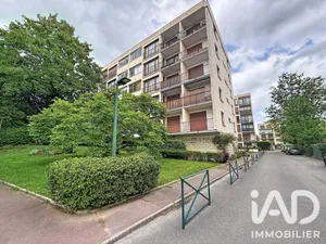 Apartment in Vaucresson (92420)