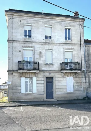 Immeuble à Coutras (33230)