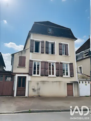 Maison de ville à Saint-Florentin (89600)
