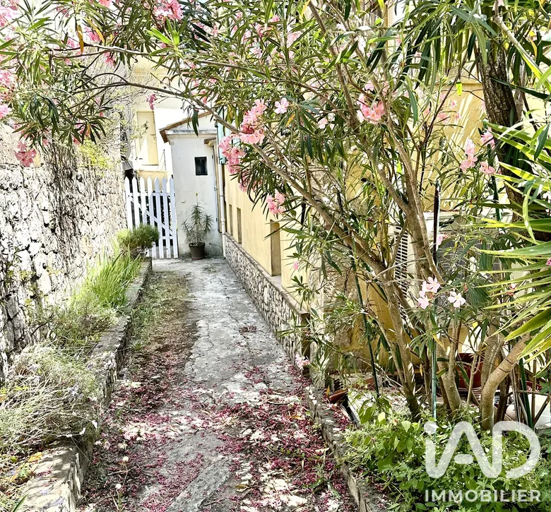 Maison 4 pièces 68 m² · à Châteauneuf-Grasse · 68 m² · 299 000 €