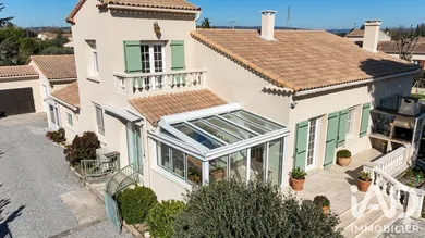 Maison traditionnelle à Lapalud (84840)