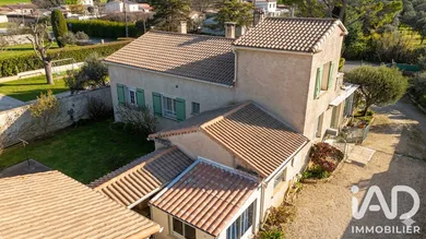 Maison traditionnelle à Lapalud (84840)
