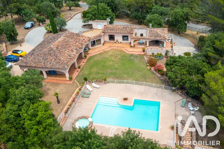 Maison 6 pièces 200 m² · à Roquebrune-sur-Argens · 200 m² · 1 250 000 €