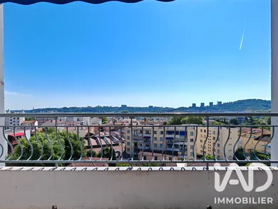 Apartment in Lyon (69009)