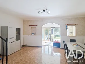 Detached house in Nandy (77176)