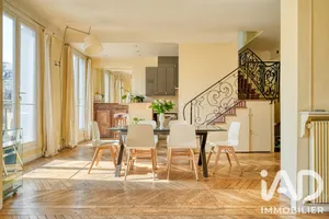 Duplex in Paris (75008)