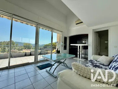 Apartment in Bormes-les-Mimosas (83230)
