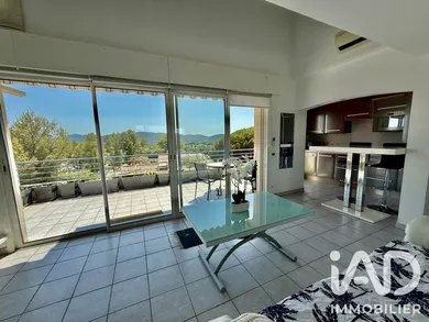 Apartment in Bormes-les-Mimosas (83230)
