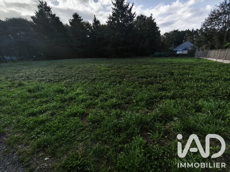 Terrain 1663 m² · à Villefranche-sur-Cher · 1 663 m² · 37 800 €