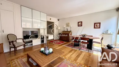 Apartment in Paris (75015)