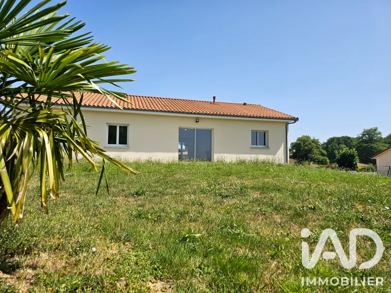 Maison 5 pièces 104 m² · à Oradour-sur-Vayres · 104 m² · 800 €