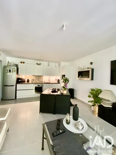 Apartment in Aix-en-Provence (13090)