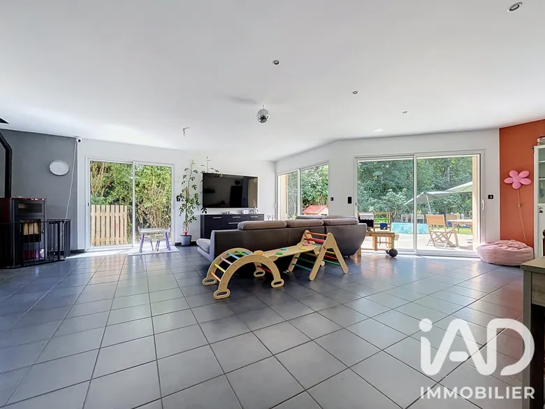 Maison 6 pièces 157 m² · à Mesnil-Roc'H · 157 m² · 335 000 €