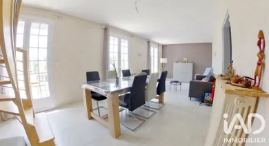 Detached house in Louverné (53950)