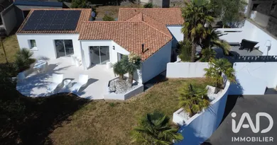 Townhouse in La Châtaigneraie (85120)
