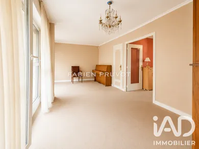 Apartment in Pontoise (95300)