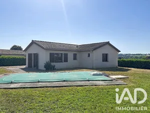 Traditional house in Samatan (32130)
