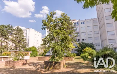 Apartment in Chatou (78400)