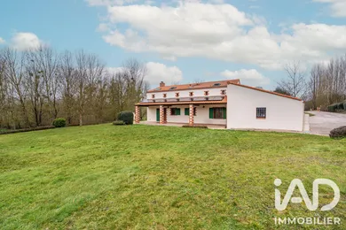 Maison de campagne à Montrevault (49600)