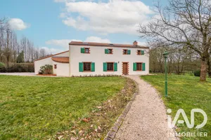 Maison de campagne à Montrevault (49600)