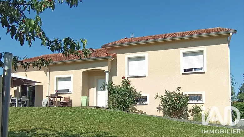 Maison 7 pièces 158 m² · à Villerest · 157,6 m² · 400 000 €