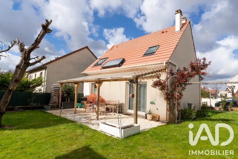 Maison 7 pièces 100 m² · à Champs-sur-Marne · 100 m² · 435 000 €