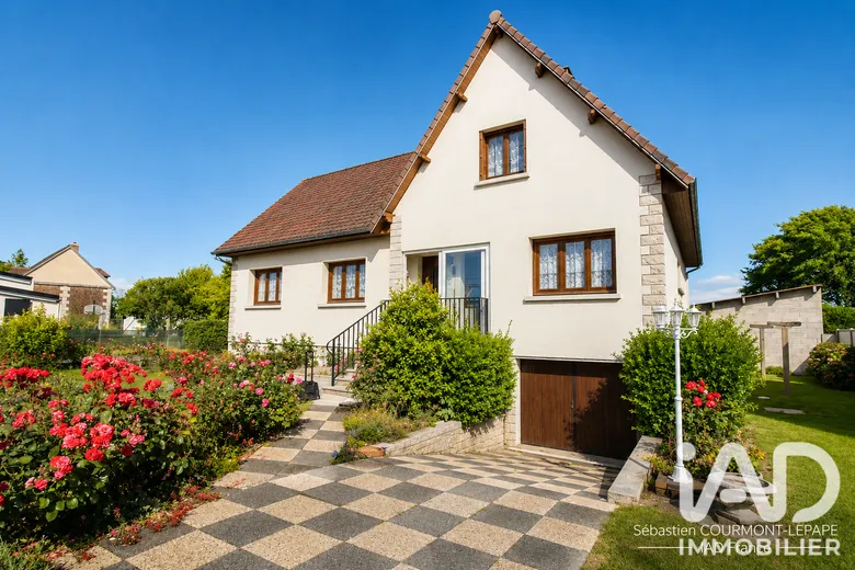 Maison 9 pièces 169 m² · à Lachapelle-Saint-Pierre · 169 m² · 297 000 €