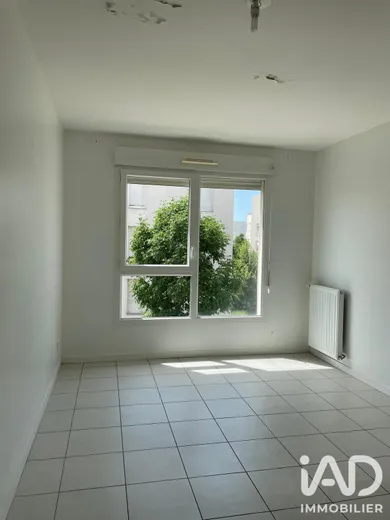 Apartment in Vaulx-en-Velin (69120)