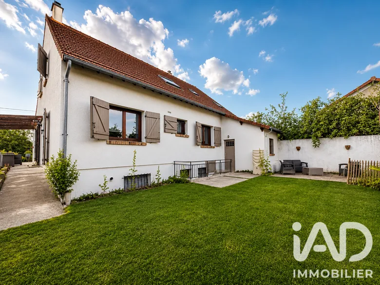 Maison 8 pièces 156 m² · à Sainte-Geneviève-des-Bois · 156 m² · 430 000 €