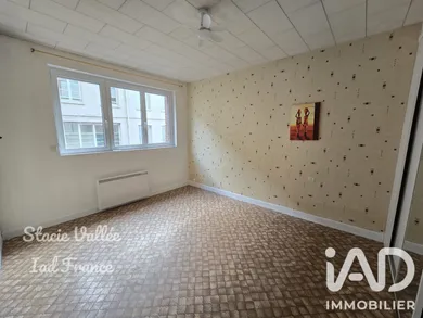 Studio à Elbeuf (76500)