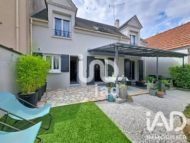 Maison traditionnelle à Pontault-Combault (77340)