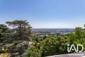 Apartment in Sainte-Foy-lès-Lyon (69110)
