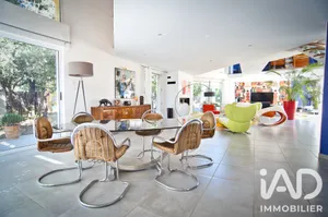 Architectural house in Saint-Siffret (30700)