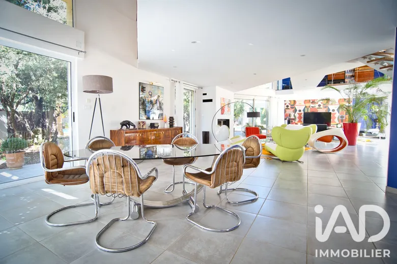 Maison 9 pièces 325 m² · à Saint-Siffret · 325 m² · 995 000 €