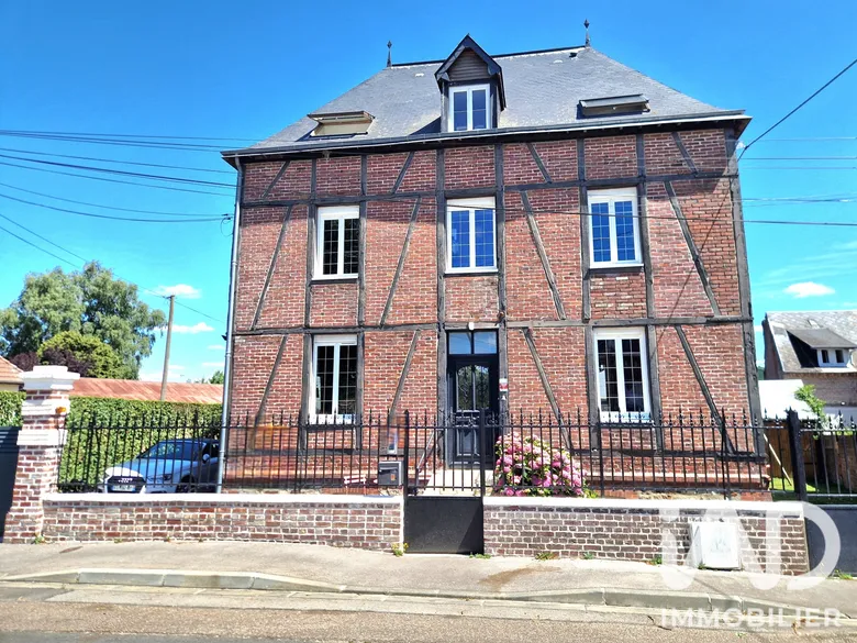 Maison 13 pièces 210 m² · à Forges-les-Eaux · 210 m² · 373 000 €