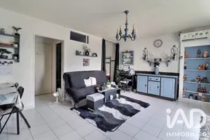 Apartment in Vitrolles (13127)