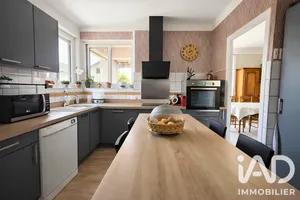 Townhouse in Le Coteau (42120)