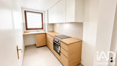Apartment in Courbevoie (92400)