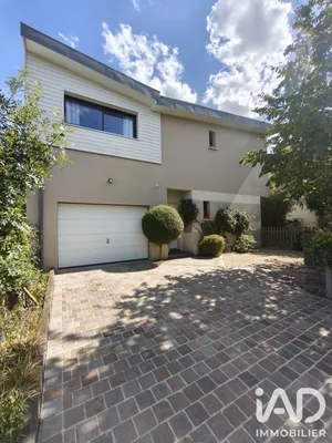 House in Montreuil-Juigné (49460)