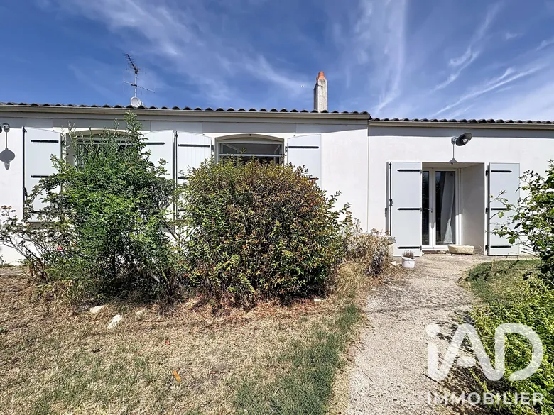 Maison 7 pièces 180 m² · à Charron · 180 m² · 350 000 €