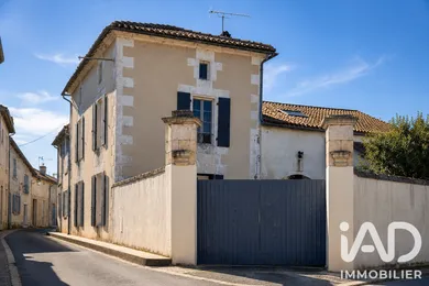 Maison de ville à Hiersac (16290)