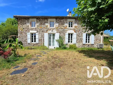 Maison de campagne à Lugos (33830)