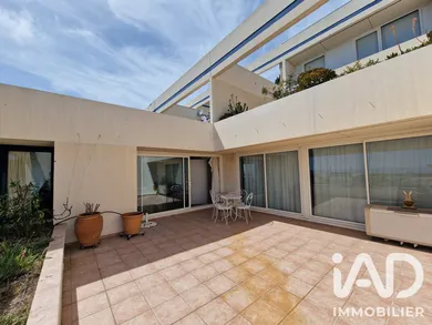 Apartment in Bandol (83150)