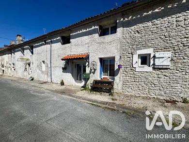Maison de village à L'Éguille (17600)