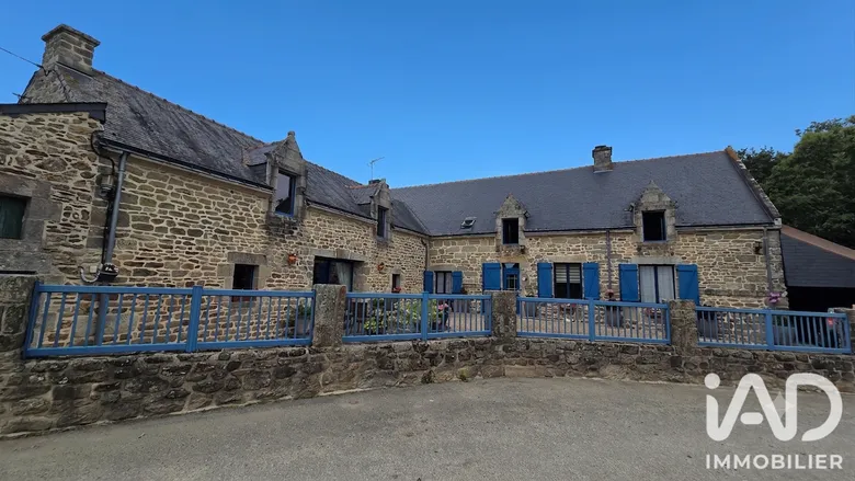 Maison 8 pièces 238 m² · à Le Guerno · 238 m² · 445 595 €