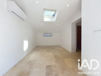 Apartment in Hyères (83400)
