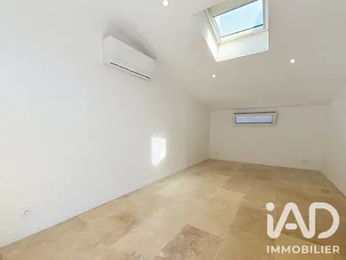 Apartment in Hyères (83400)