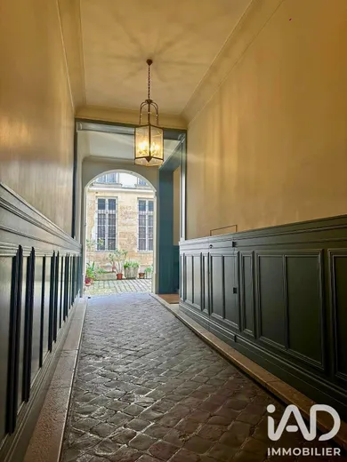 Apartment in Paris (75006)