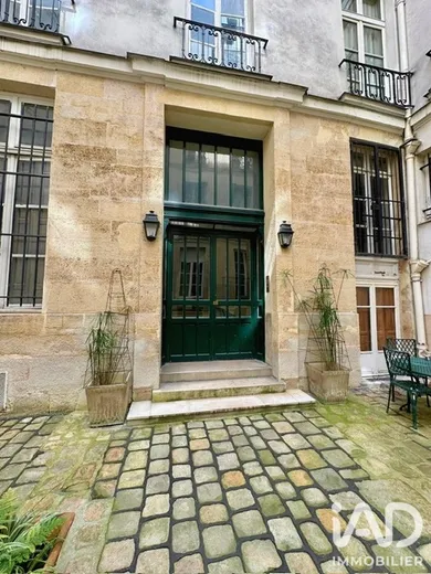 Apartment in Paris (75006)