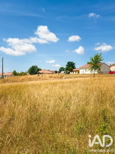 Terrain à bâtir à Saint-Santin (12300)